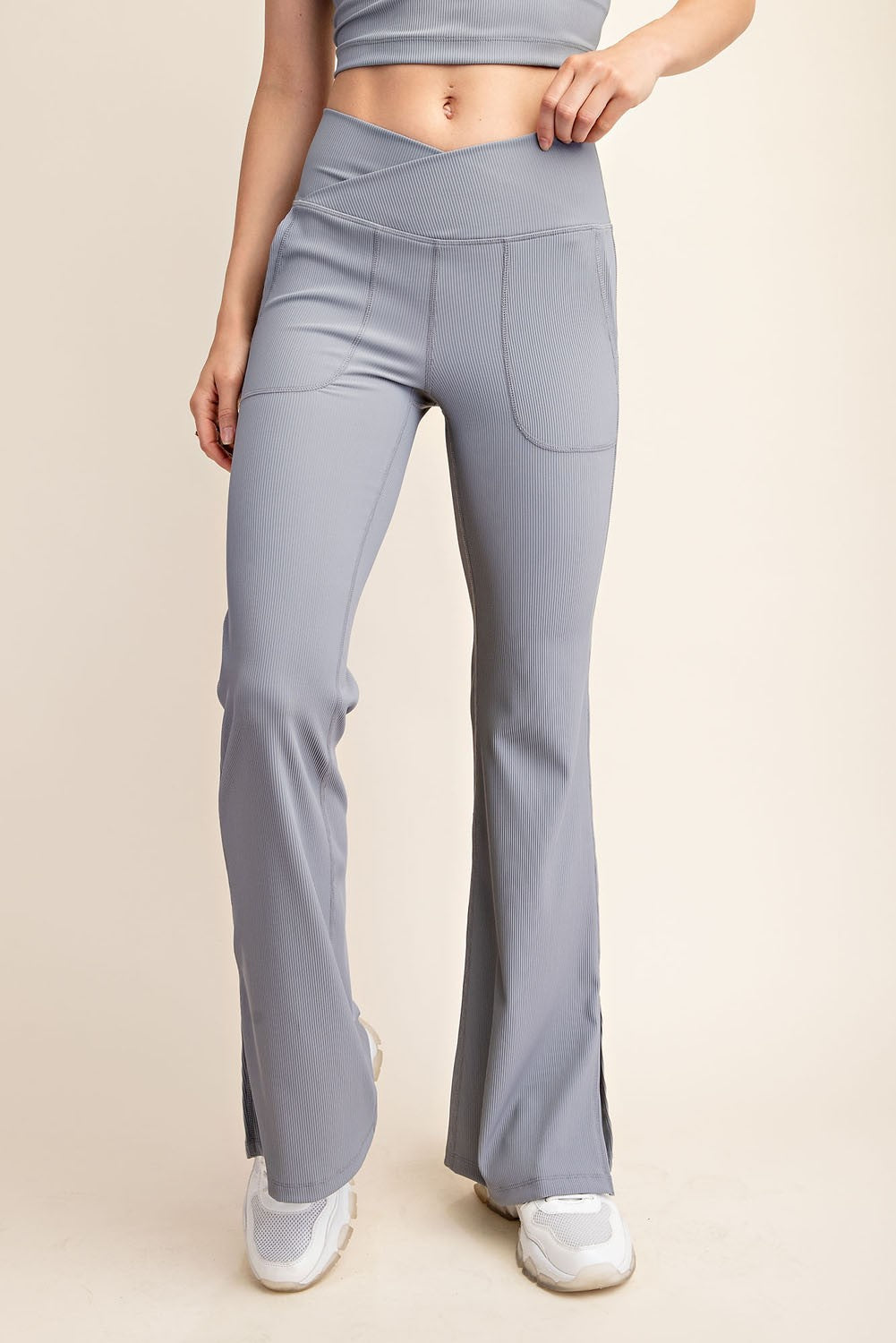 Nylon Rib V Waist Crossover Flared Leggings Gray