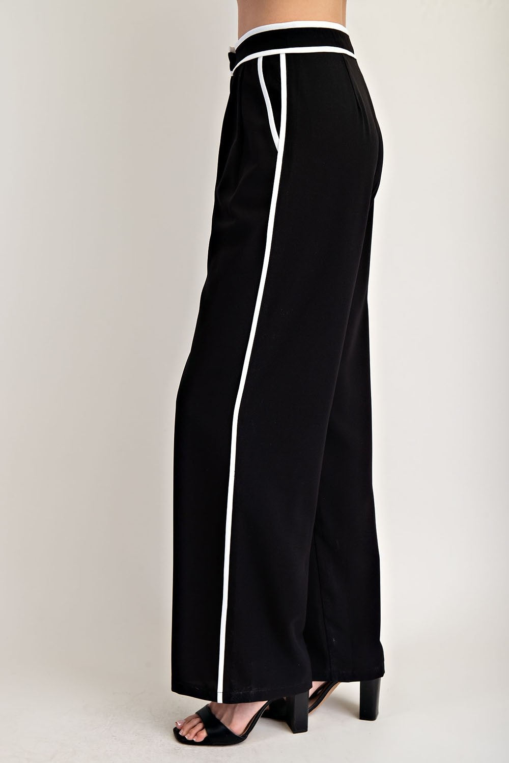 PLEATED TROUSERS WITH CONTRAST EDGE DETAIL