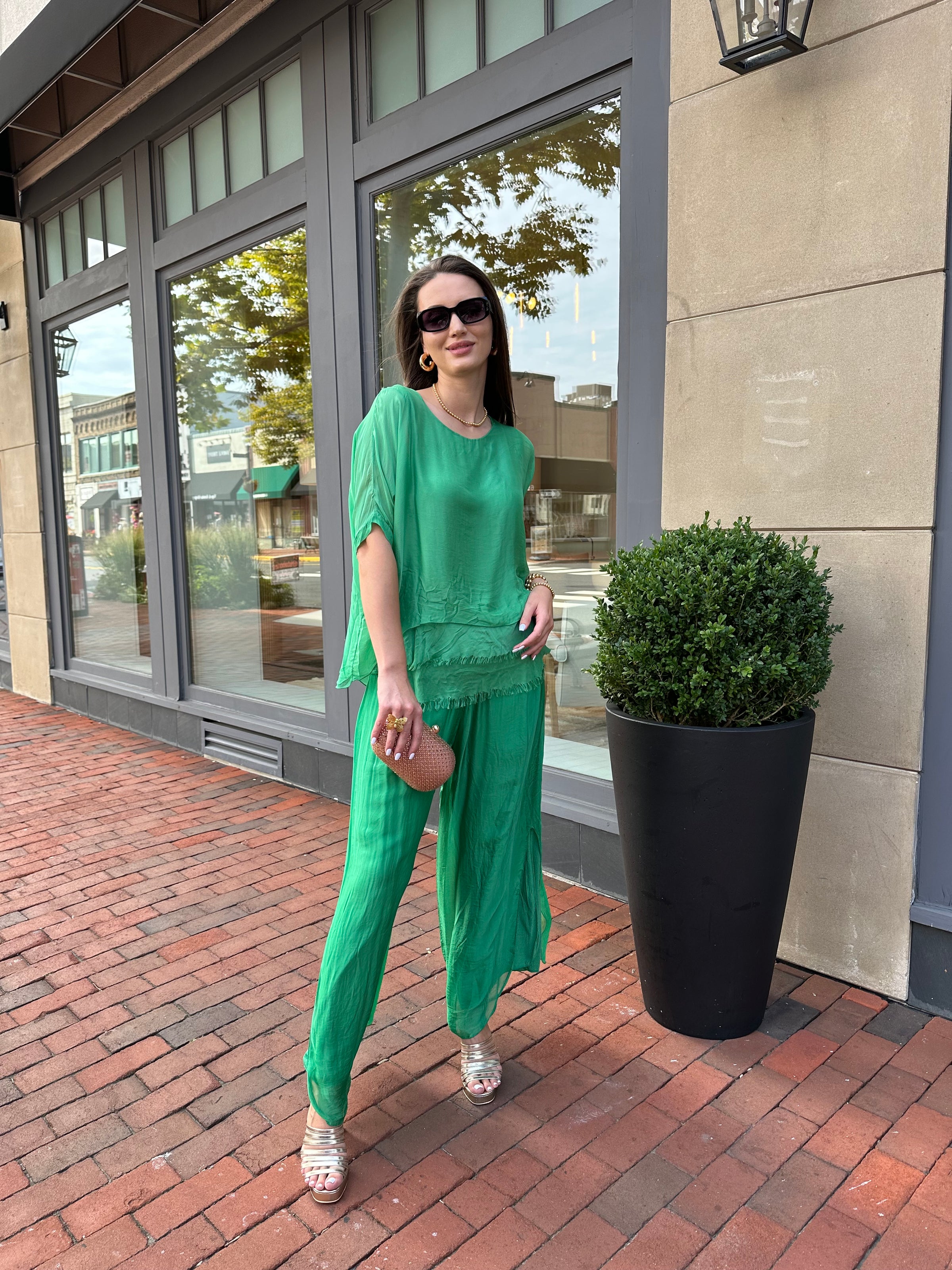 V-neck Ruffle hem Blouse Green