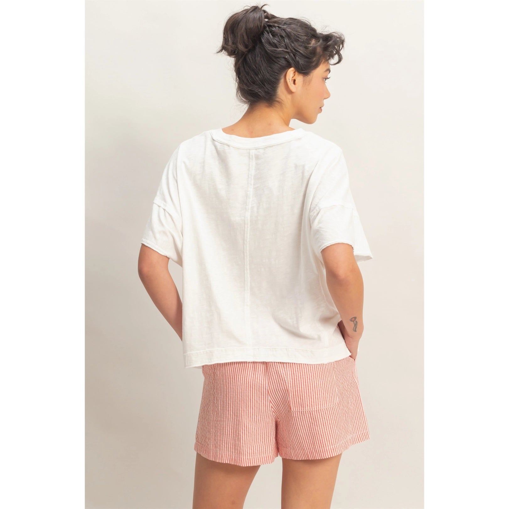 White Relaxed Fit Cropped V Neck Tee