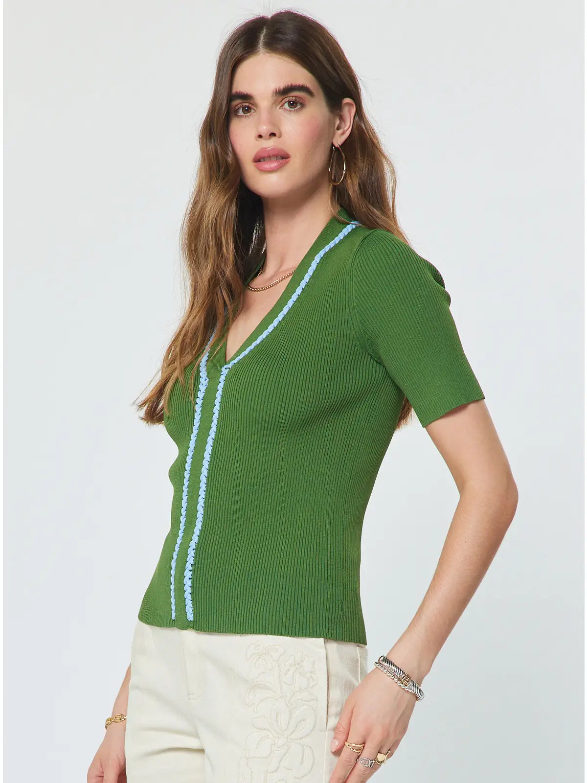 Ribbed Knit V-Neck Short Sleeve Top with Contrast Trim