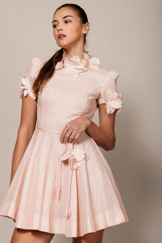 FLORAL TRIM HIGH NECK SHORT SLEEVE DRESS M / Pink FLORAL TRIM HIGH NECK SHORT SLEEVE DRESS M / Pink