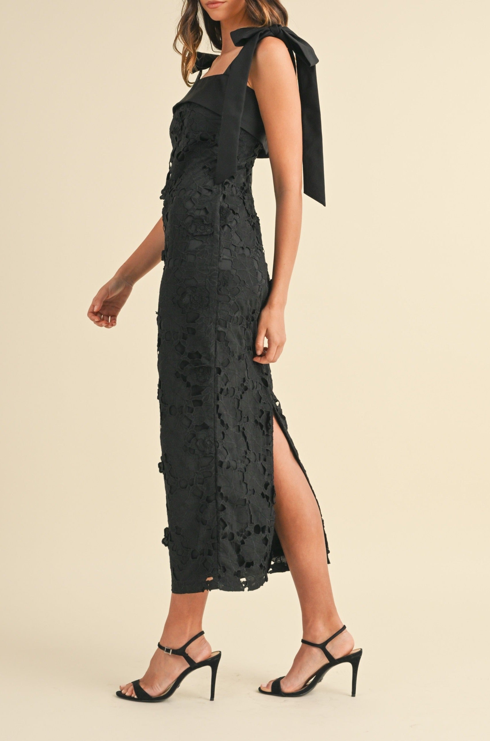 SHOULDER STRAP LACE FLORAL MIDI DRESS