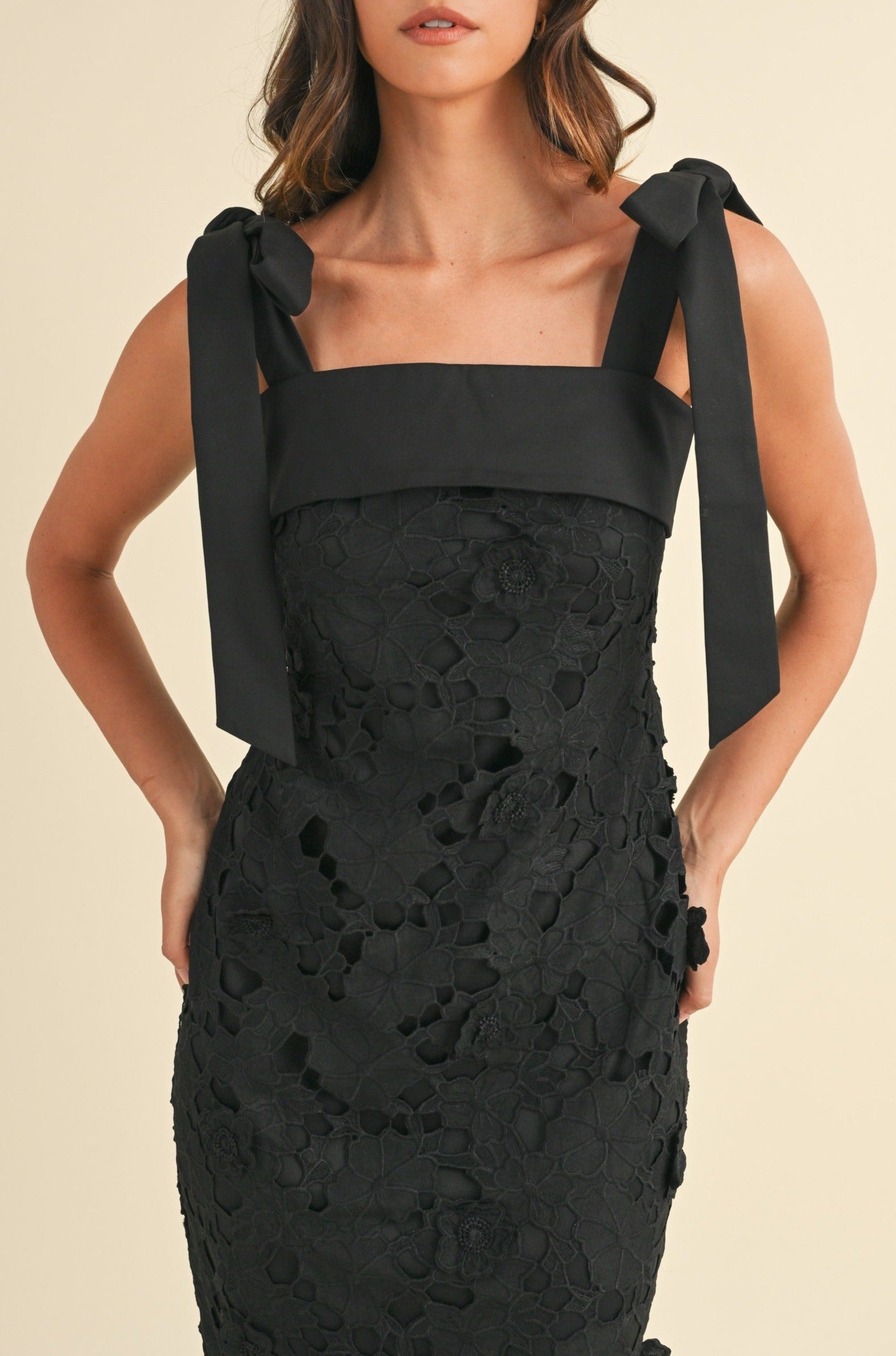 SHOULDER STRAP LACE FLORAL MIDI DRESS