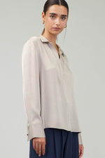 SPLIT NECK SPREAD COLLAR BLOUSE