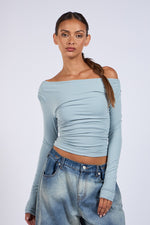 SOLID COLOR ONE-SHOULDER LONG SLEEVE CROP TOP