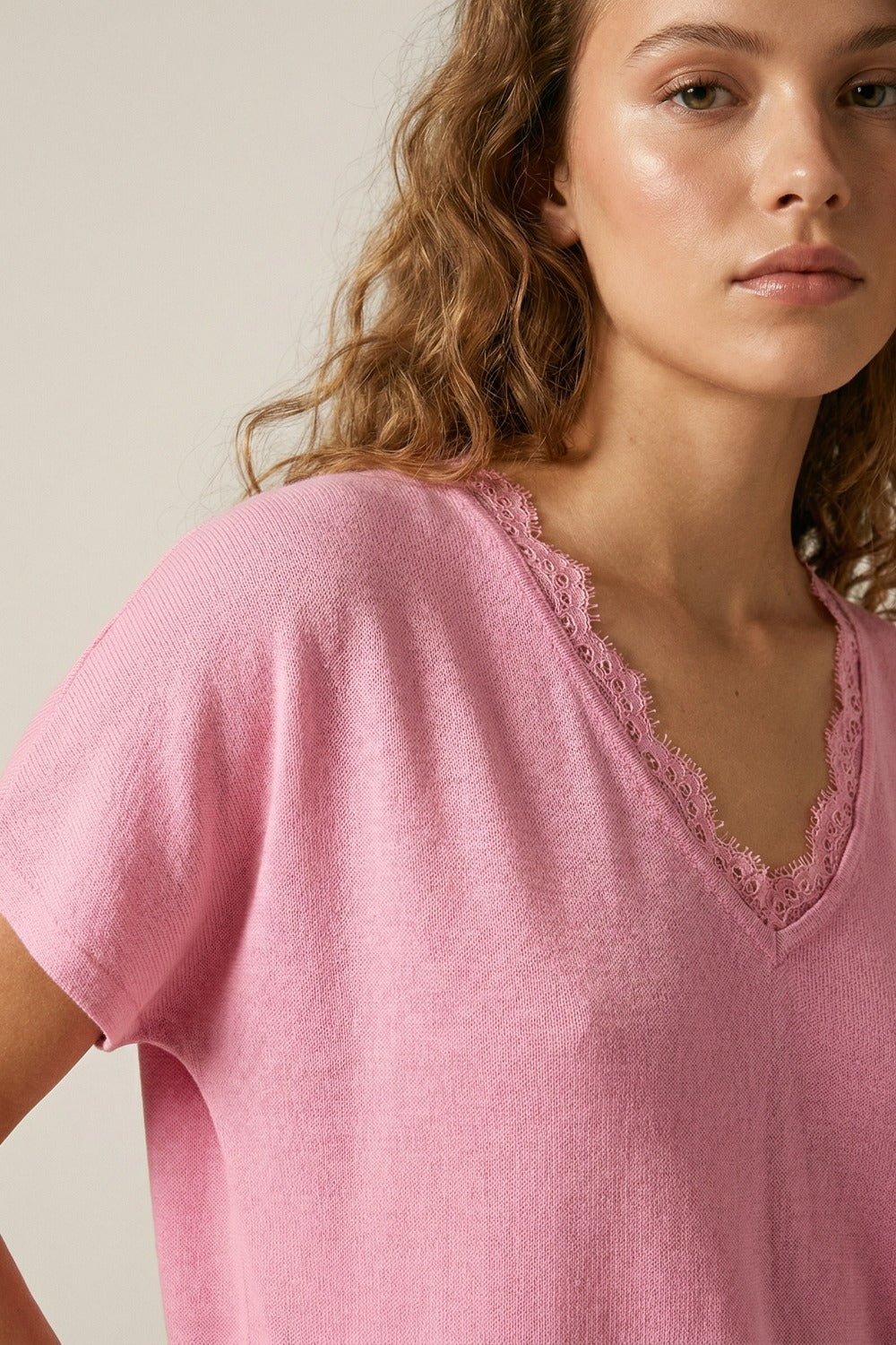 Lace Trim V-Neck Short Sleeve Knit Top