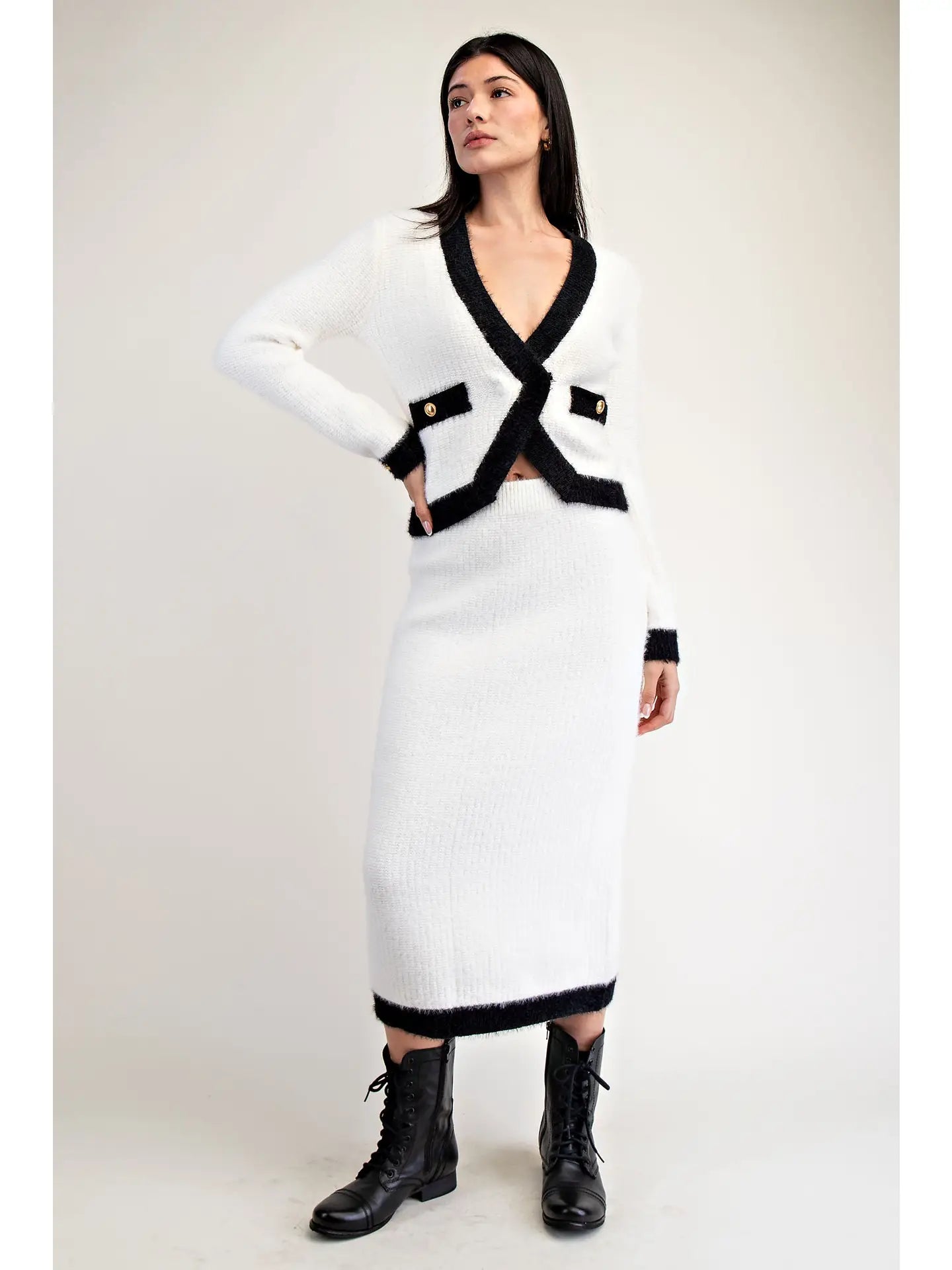 Chic White and Black Trim Cropped Knit Cardigan Top