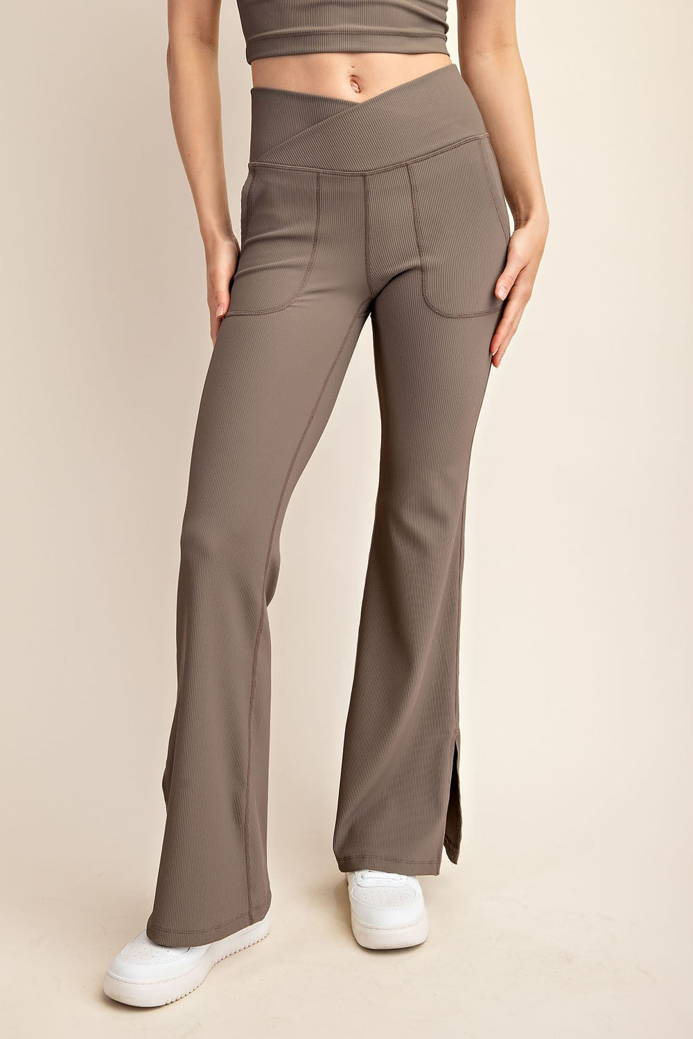 Nylon Rib V Waist Crossover Flared Leggings Taupe