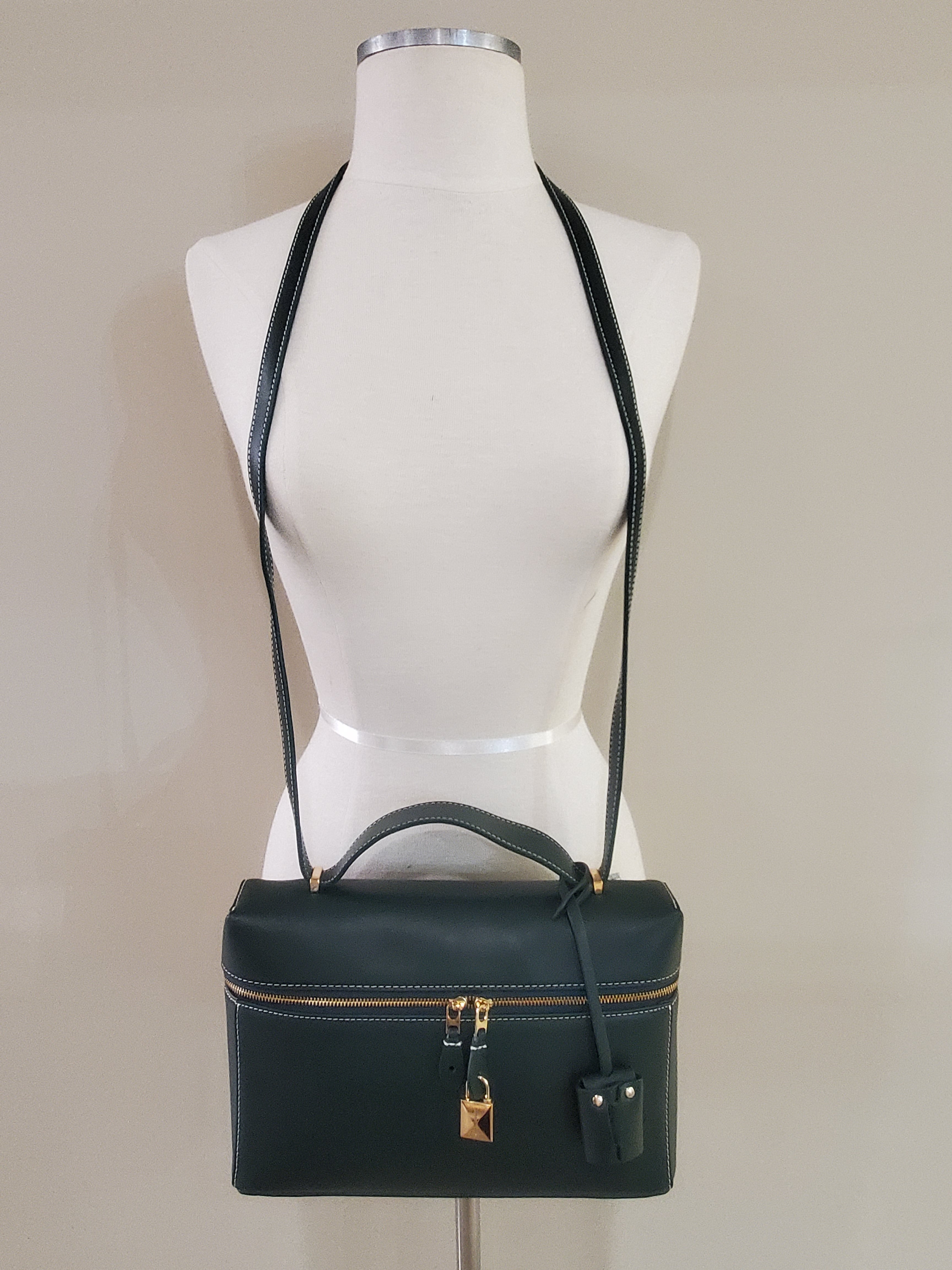 MUCENT☆大人気♪Amanda Front Pocket Shoulder Bag Unisex Amazon.com: VODIU Messenger Bag Large Canvas Hobo Crossbody