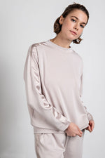 TOP WITH SATIN SIDE DETAIL