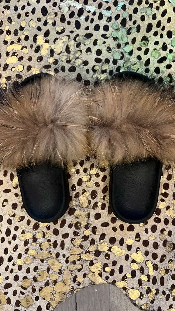 Tan Fox Fur Fluffy Slide Sandals