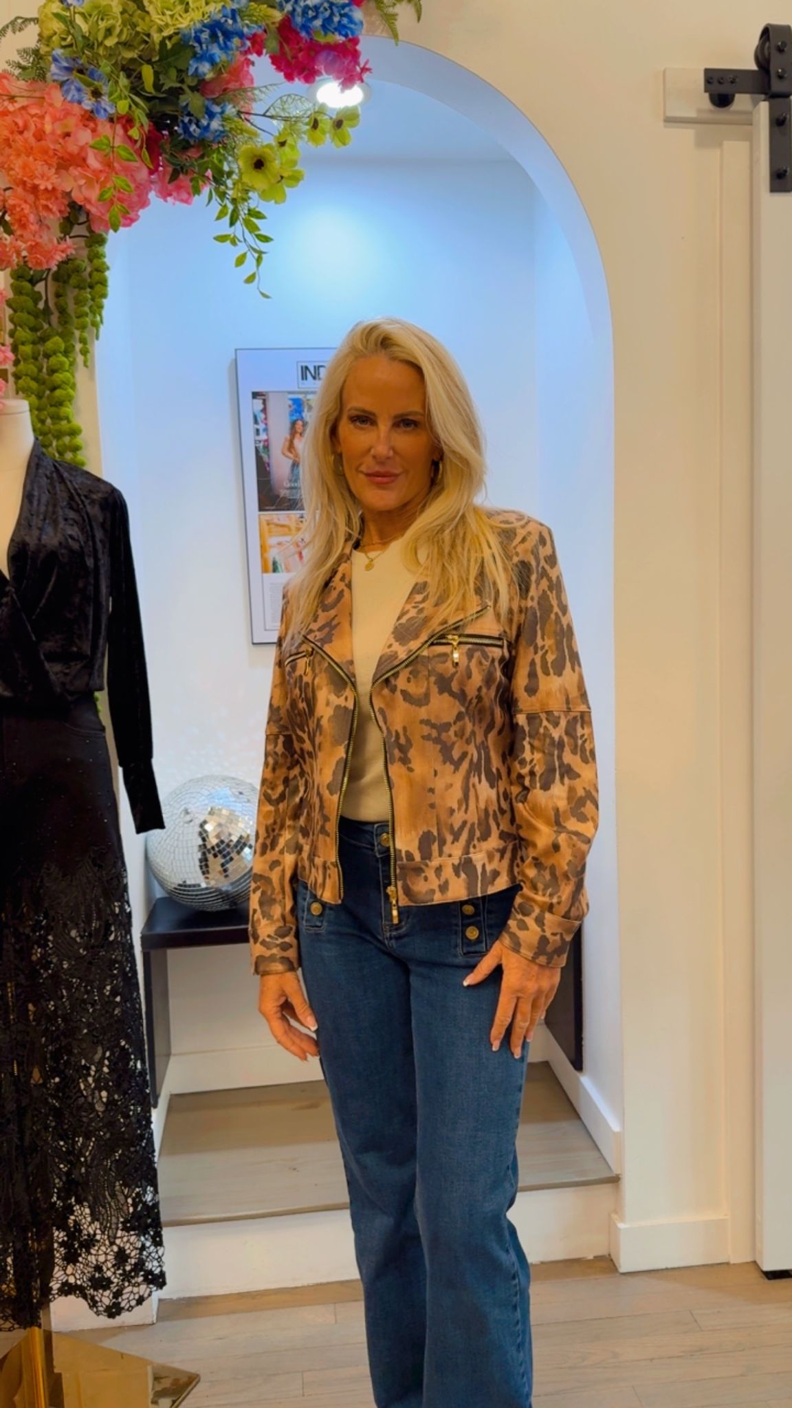Tailored Leopard Print Cropped Jacket with Zip Detail