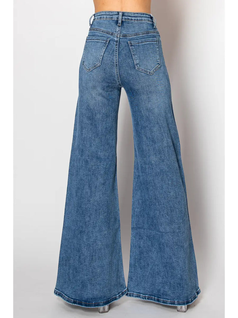 High-Waisted Wide-Leg Jeans with Glossy Croc-Effect Finish