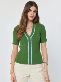 Ribbed Knit V-Neck Short Sleeve Top with Contrast Trim