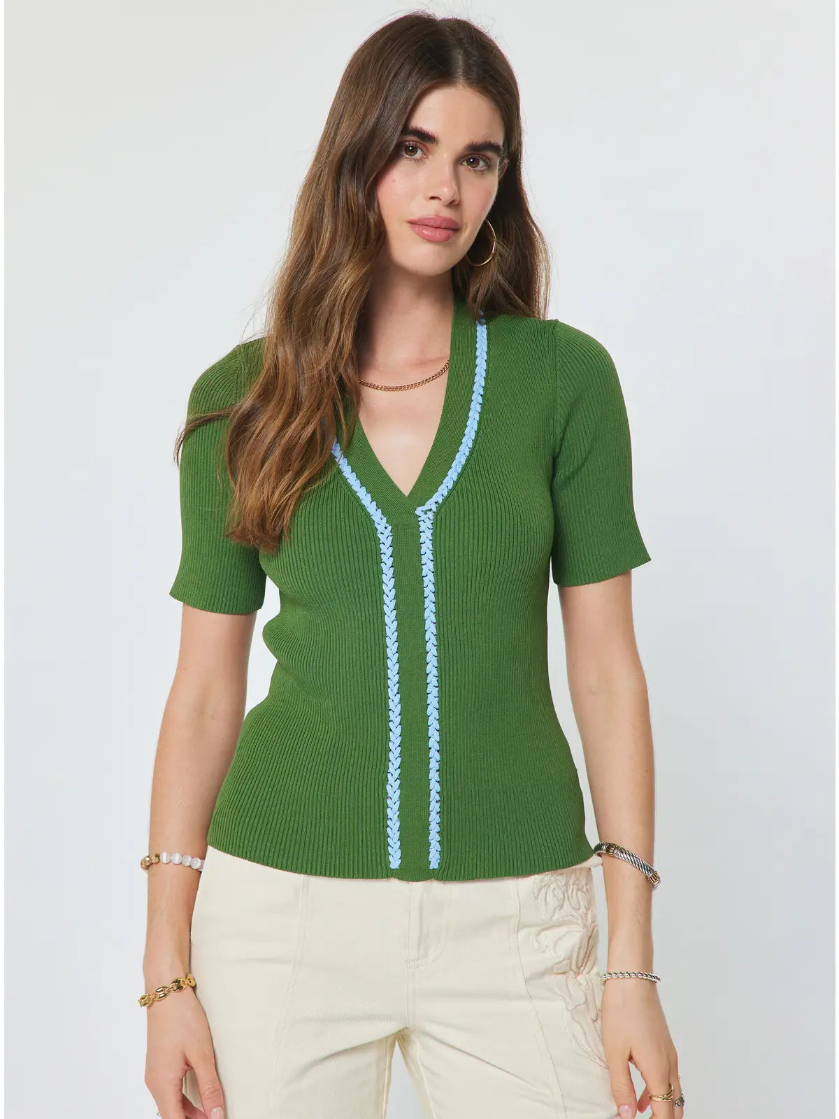 Ribbed Knit V-Neck Short Sleeve Top with Contrast Trim