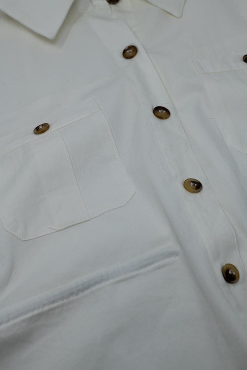 Polo shirt front closure with buttons