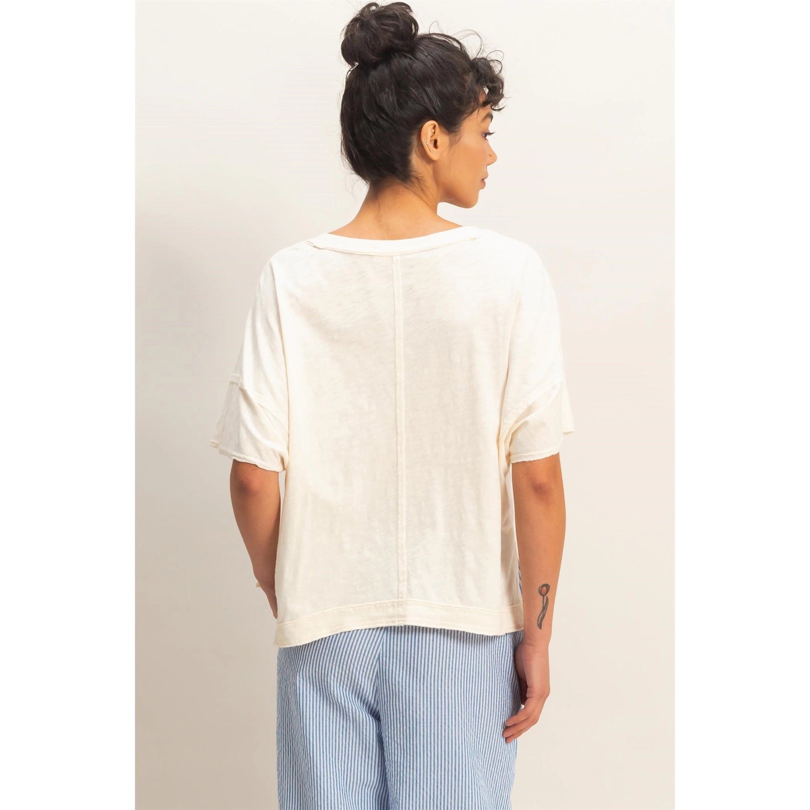OFF White Relaxed Fit Cropped V Neck Tee