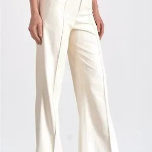 Vegan Leather Highwaisted Trouser