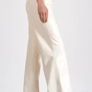 Vegan Leather Highwaisted Trouser
